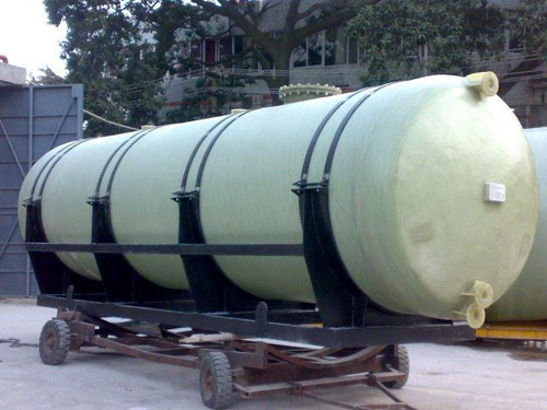 <b>玻璃钢储罐</b>